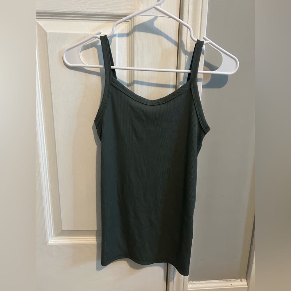Two tank tops (green and grey”